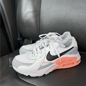BRAND NEW!! Nike White and Pink Sneakers